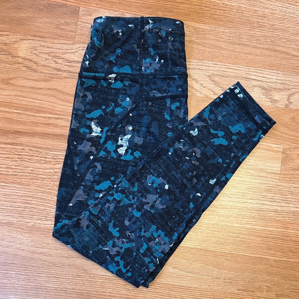Sweaty Betty The Power Blue and Black Camouflage Leggings
